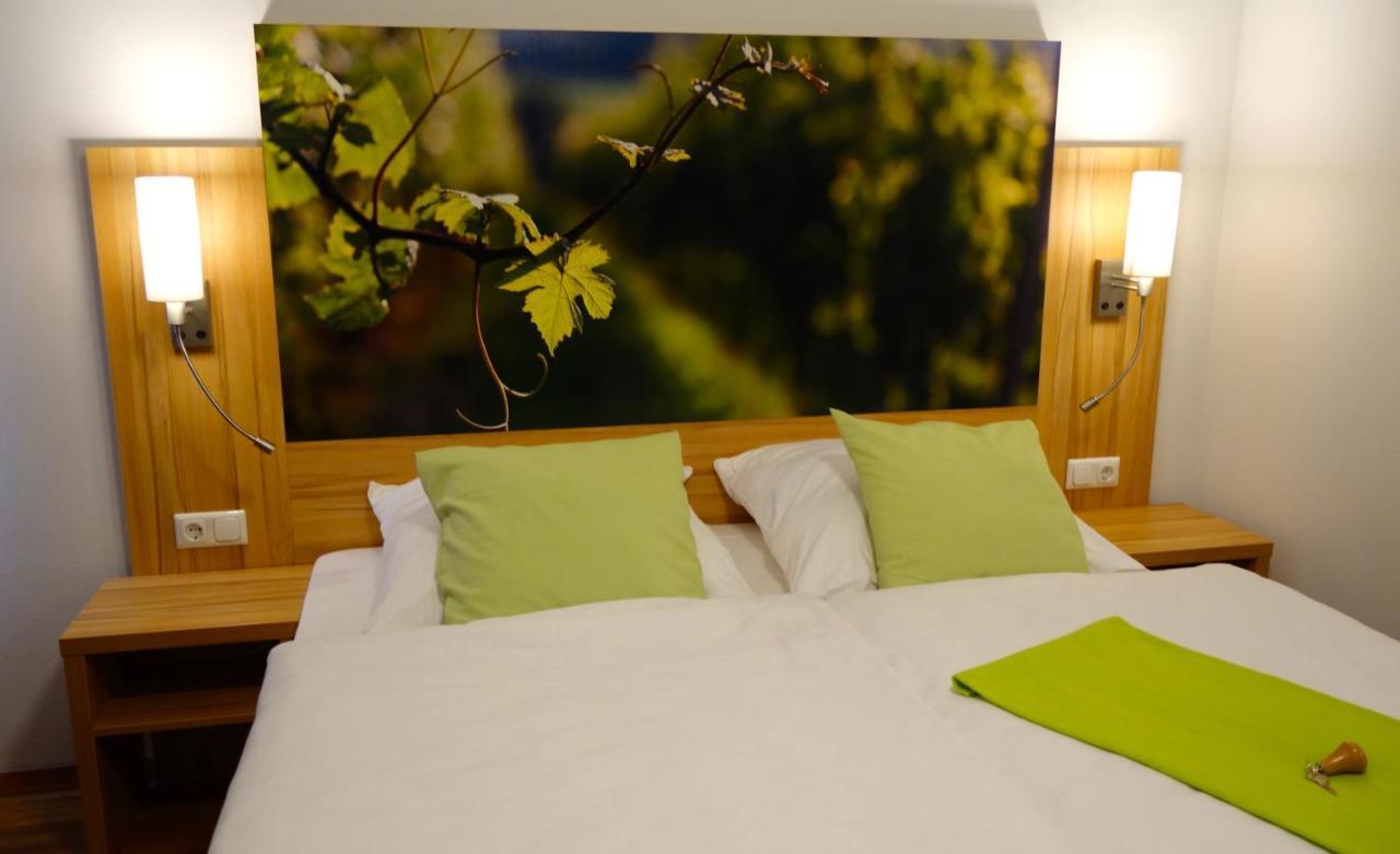 Hotel Deutsches Haus Kitzingen Buitenkant foto